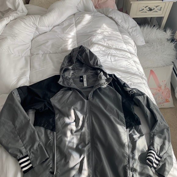 Adidas - Picture 2 of 5